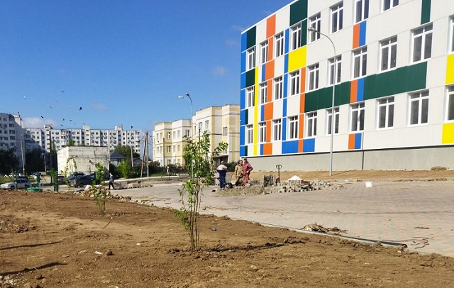 Глава Волгограда проверил ход строительства школы-тысячника